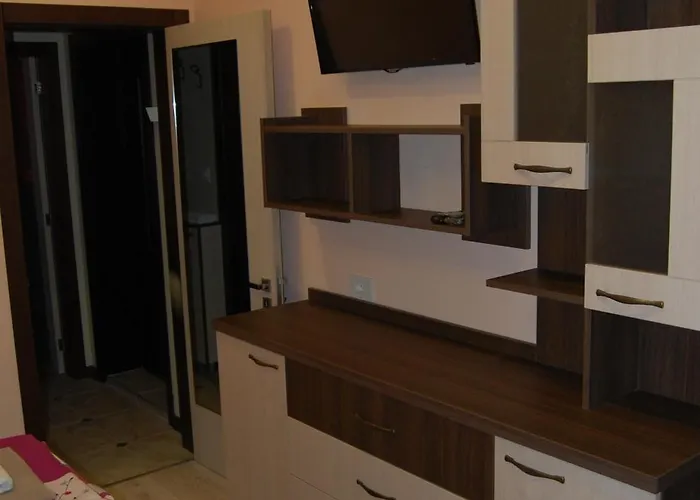 Luxury Neptune Center *